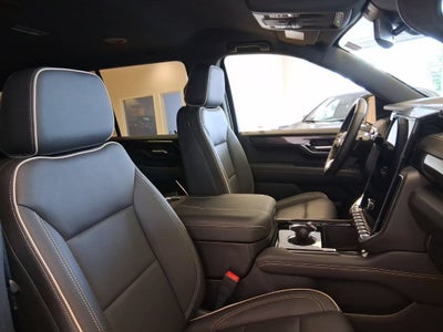 2025 GMC Yukon Elevation