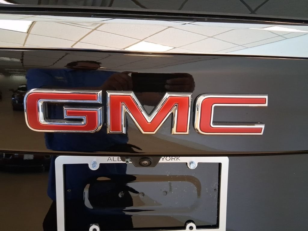 2025 GMC Yukon Elevation