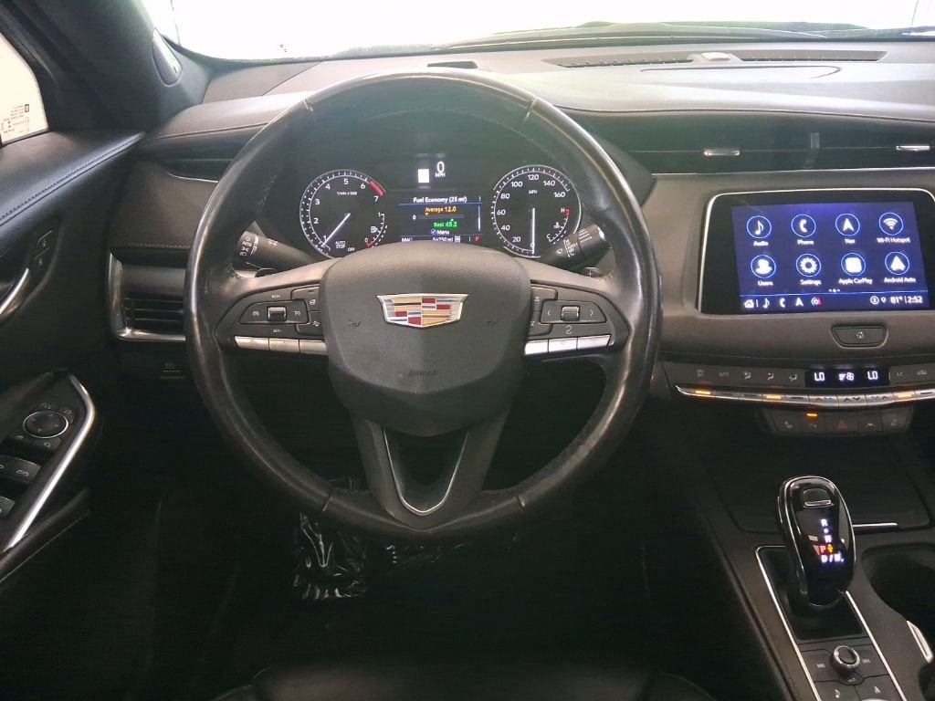 2023 Cadillac XT4 Premium Luxury