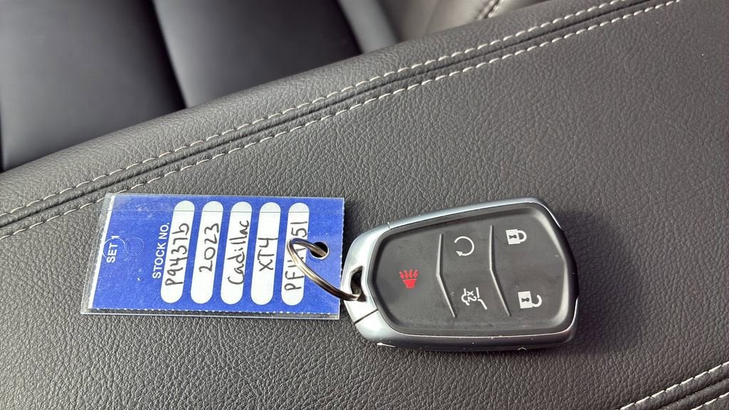 2023 Cadillac XT4 Premium Luxury