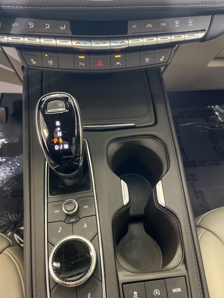 2023 Cadillac XT4 Premium Luxury