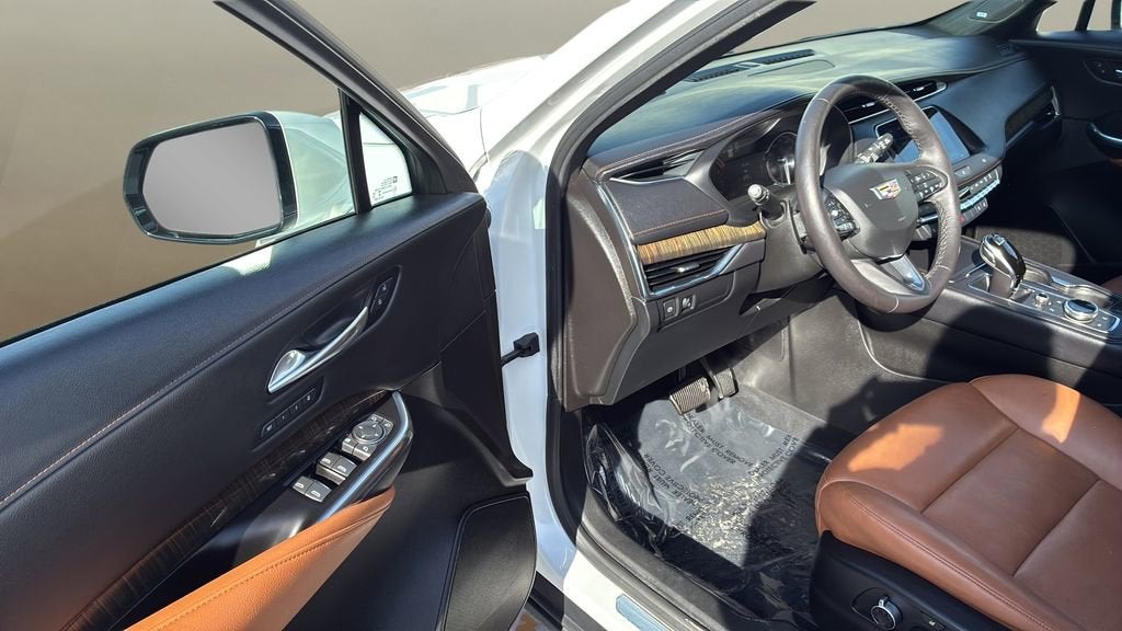 2021 Cadillac XT4 Premium Luxury