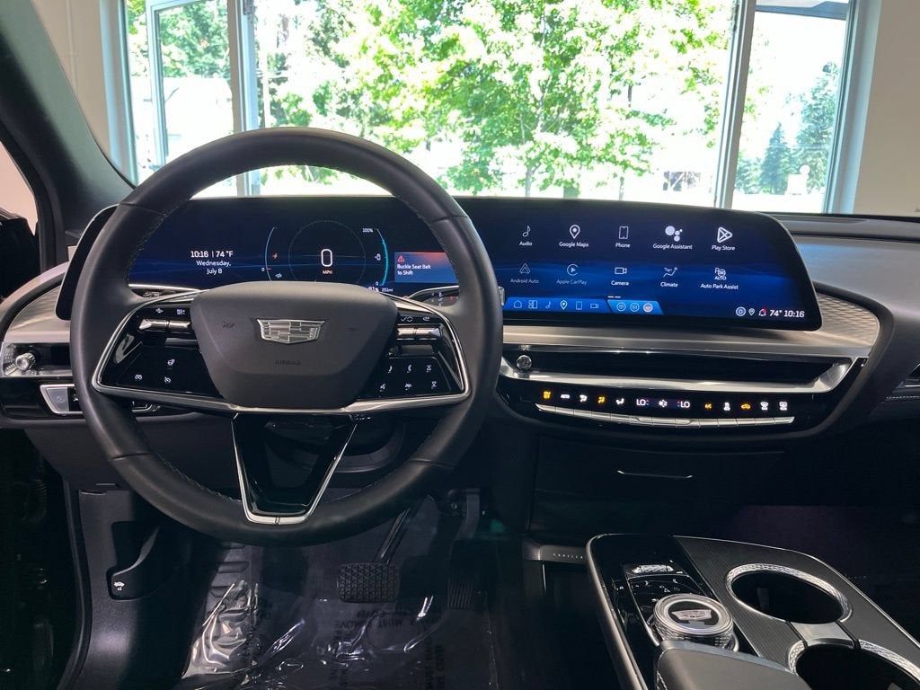 2024 Cadillac LYRIQ Luxury 1