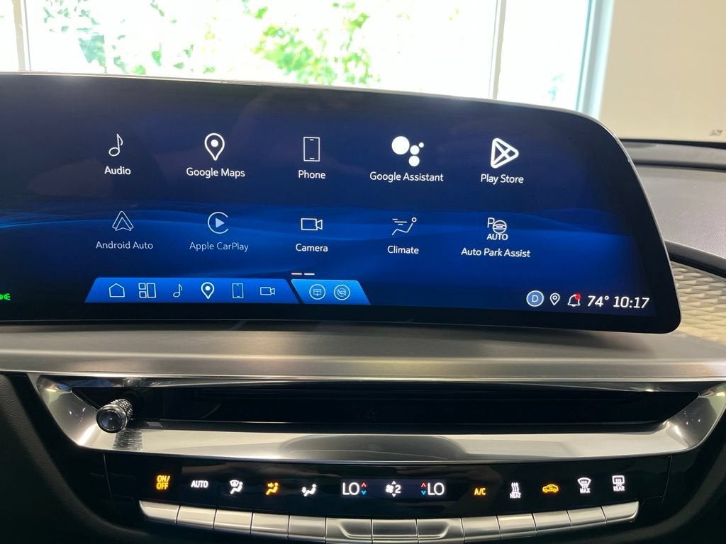2024 Cadillac LYRIQ Luxury 1