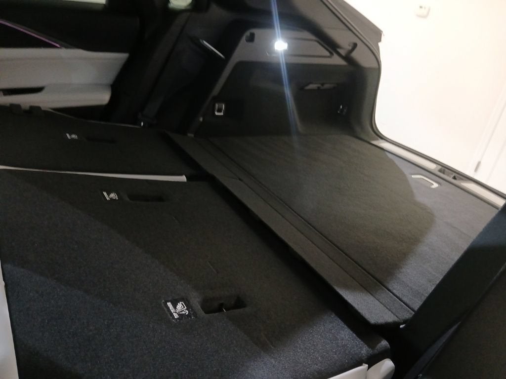 2024 Cadillac LYRIQ Luxury 1