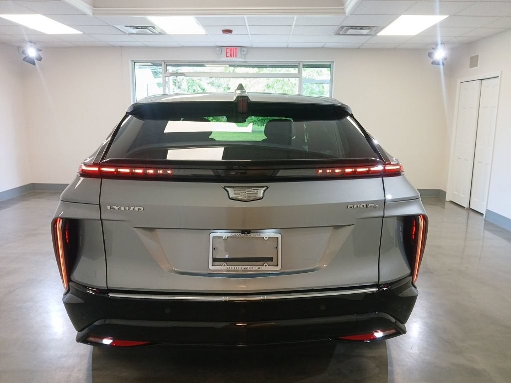 2024 Cadillac LYRIQ Luxury 1