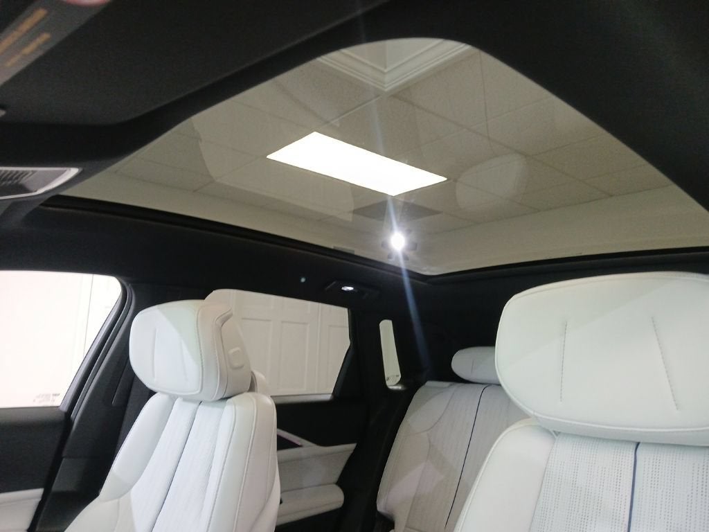 2024 Cadillac LYRIQ Luxury 1