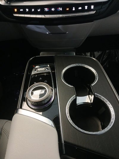 2024 Cadillac LYRIQ Luxury 1