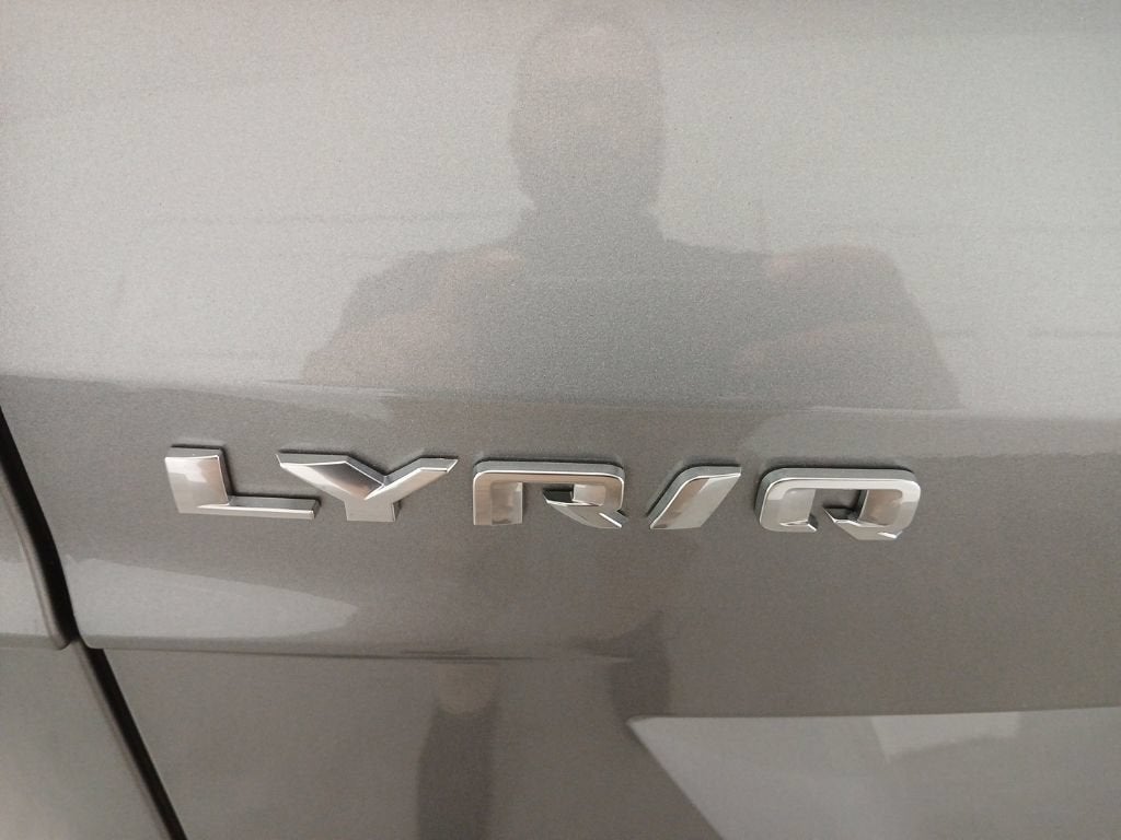 2024 Cadillac LYRIQ Luxury 1