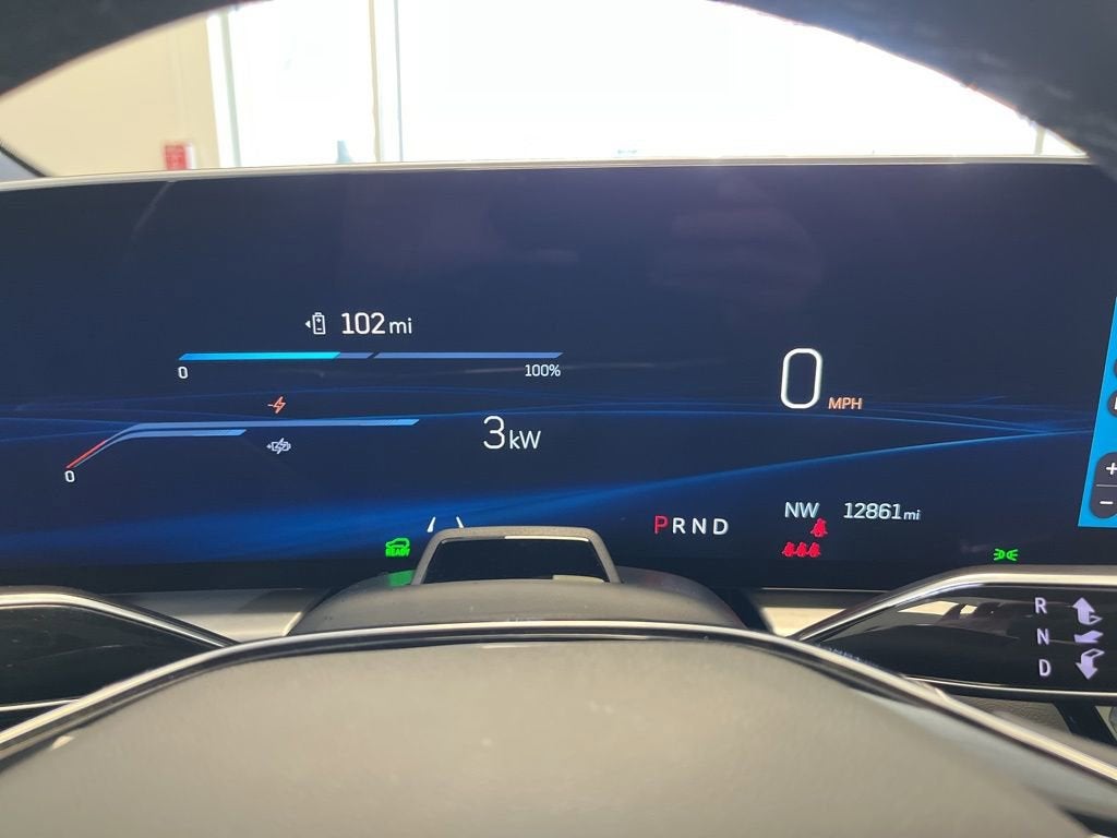 2024 Cadillac LYRIQ Luxury 2