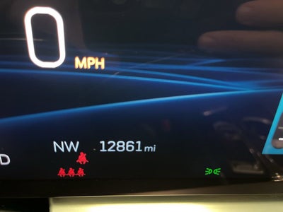 2024 Cadillac LYRIQ Luxury 2