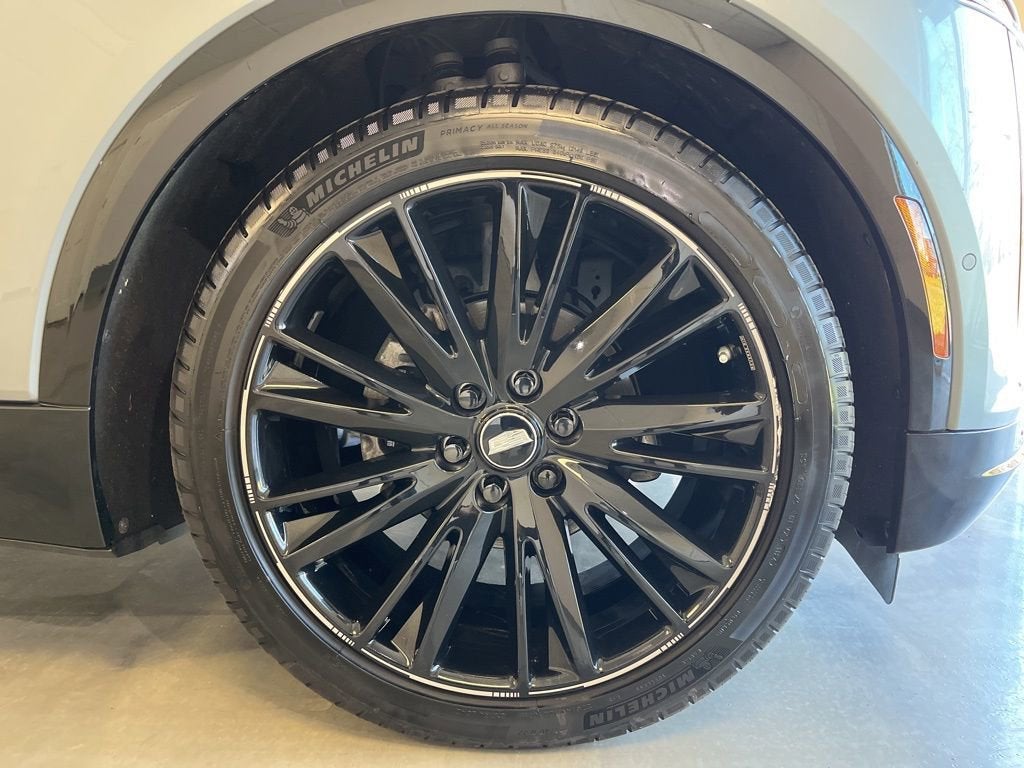 2024 Cadillac LYRIQ Luxury 2