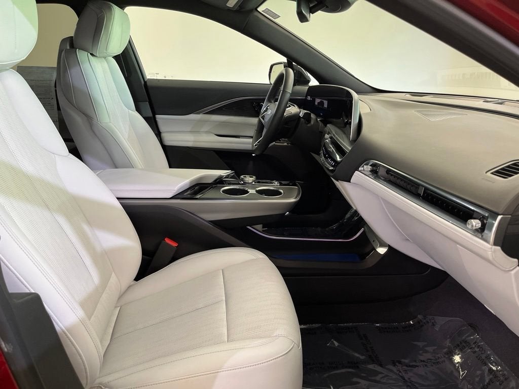 2024 Cadillac LYRIQ Sport 1