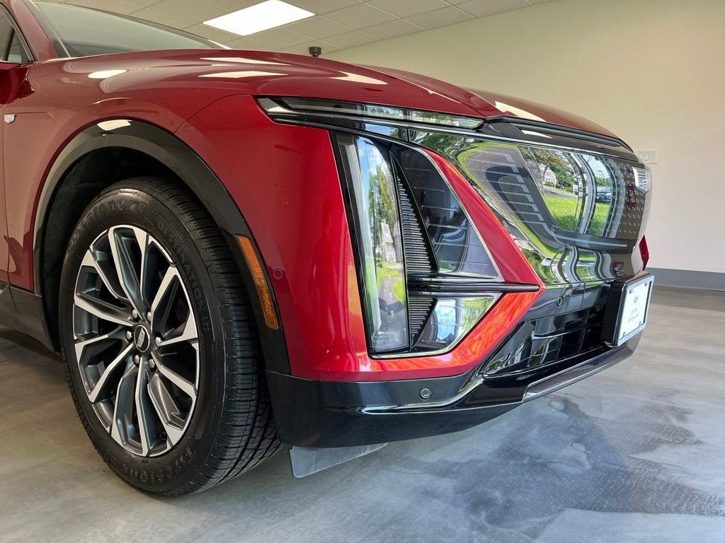 2024 Cadillac LYRIQ Sport 1