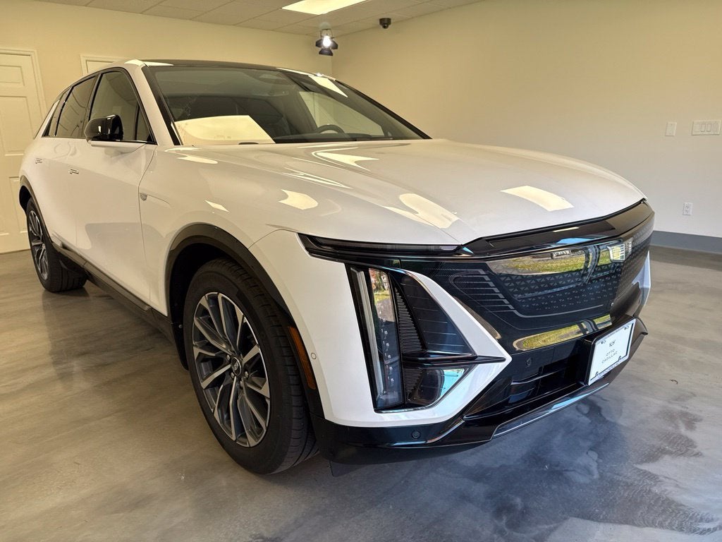 2024 Cadillac LYRIQ Sport 1