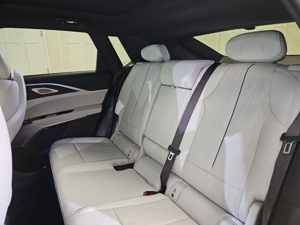2024 Cadillac LYRIQ Sport 2