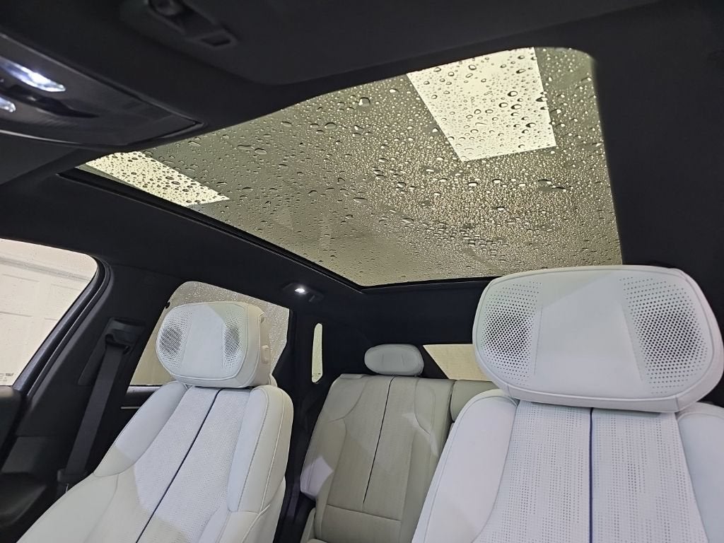 2024 Cadillac LYRIQ Sport 2