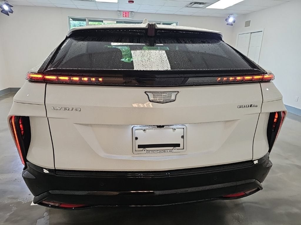 2024 Cadillac LYRIQ Sport 2