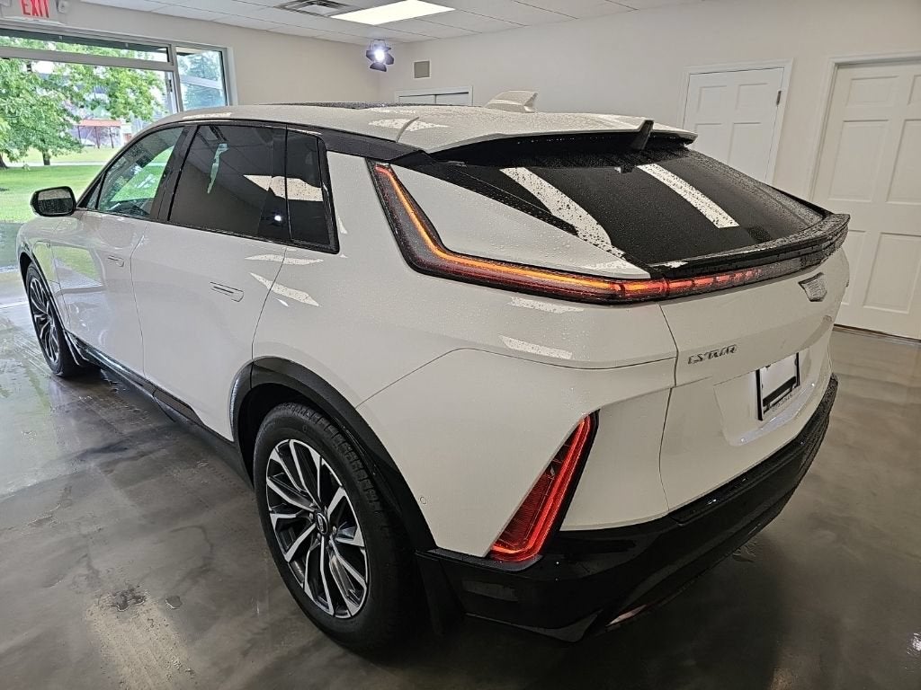 2024 Cadillac LYRIQ Sport 2