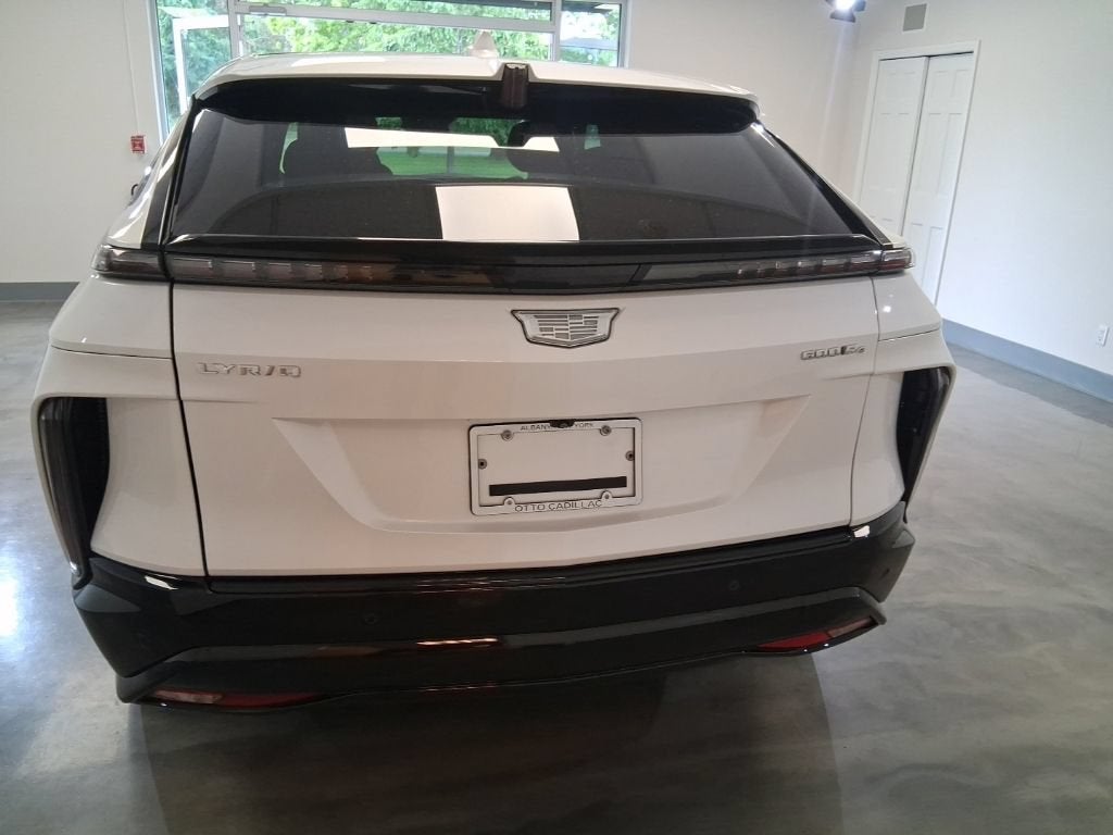 2024 Cadillac LYRIQ Sport 2