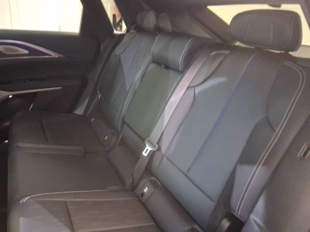 2024 Cadillac LYRIQ Sport 2