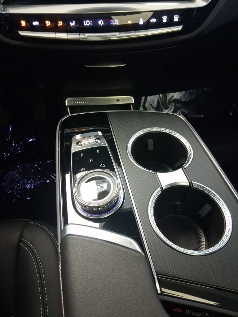 2024 Cadillac LYRIQ Sport 2