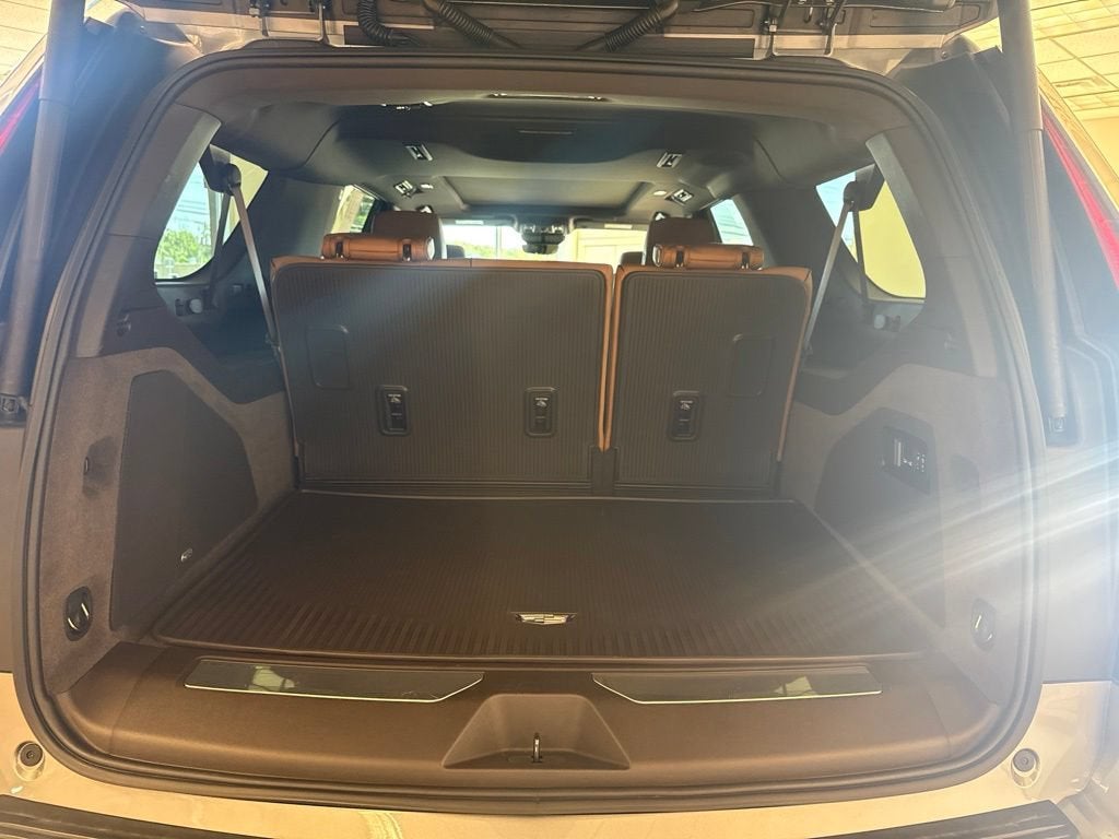 2023 Cadillac Escalade ESV 4WD Premium Luxury