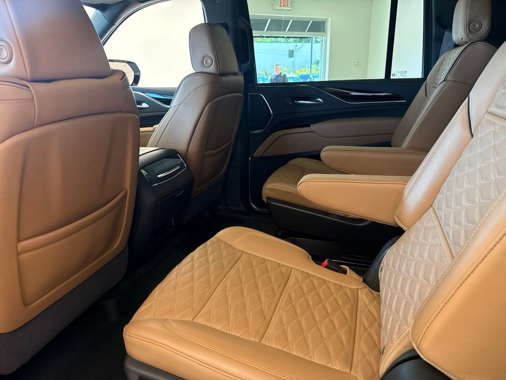 2023 Cadillac Escalade ESV 4WD Premium Luxury