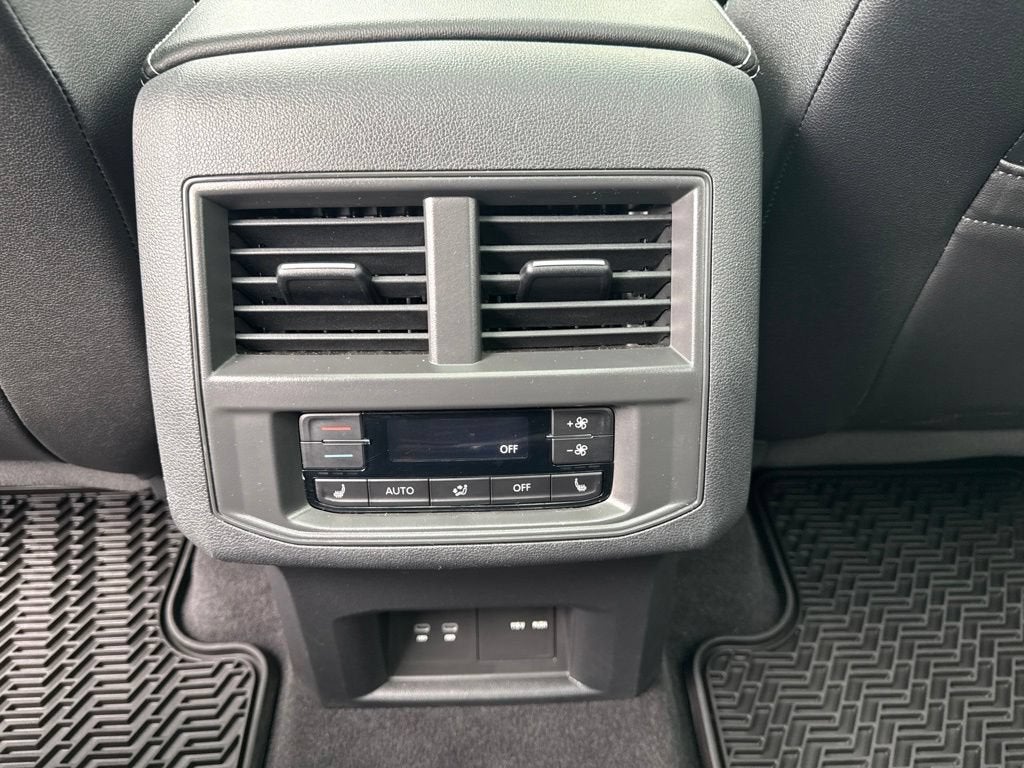 2023 Volkswagen Atlas 3.6L V6 SEL Premium R-Line