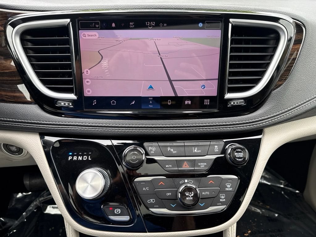2022 Chrysler Pacifica Hybrid Limited
