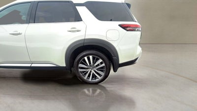 2022 Nissan Pathfinder Platinum