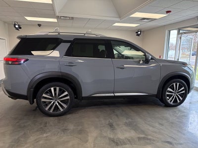2023 Nissan Pathfinder Platinum