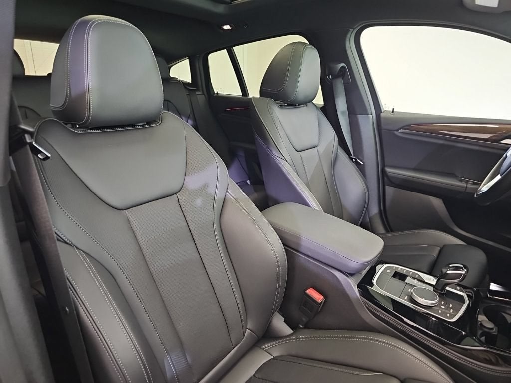 2022 BMW X4 xDrive30i