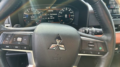 2023 Mitsubishi Outlander SEL