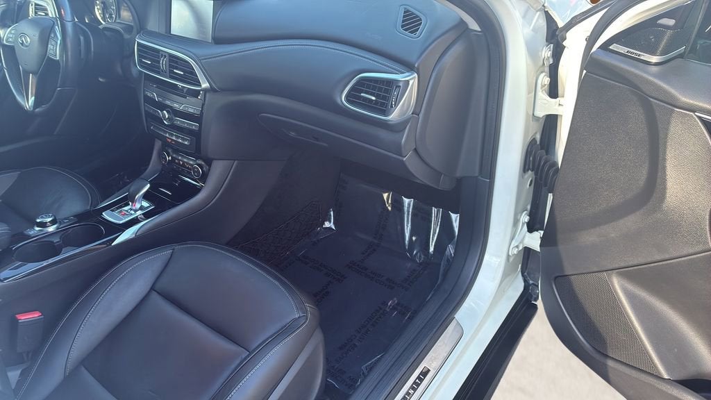 2018 INFINITI QX30 ESSENTIAL