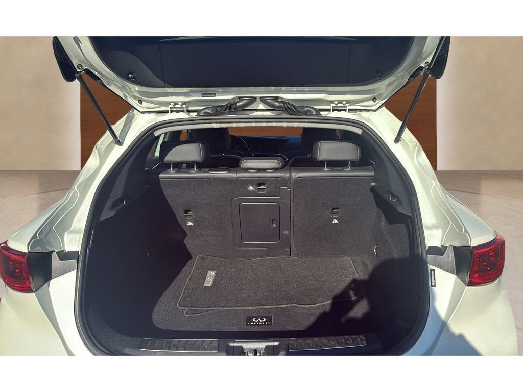 2018 INFINITI QX30 ESSENTIAL