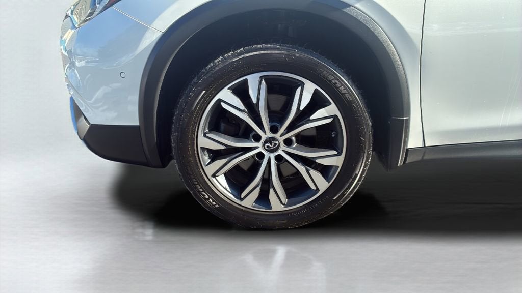 2018 INFINITI QX30 ESSENTIAL