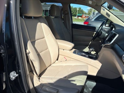 2019 Jeep Grand Cherokee Laredo E