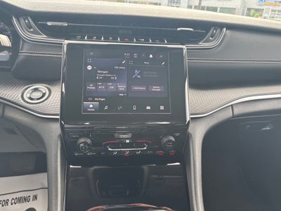 2023 Jeep Grand Cherokee Laredo 4x4