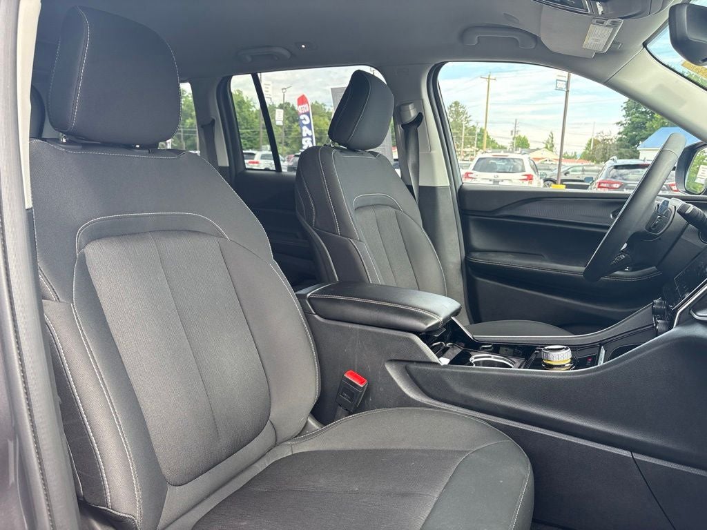 2023 Jeep Grand Cherokee Laredo 4x4