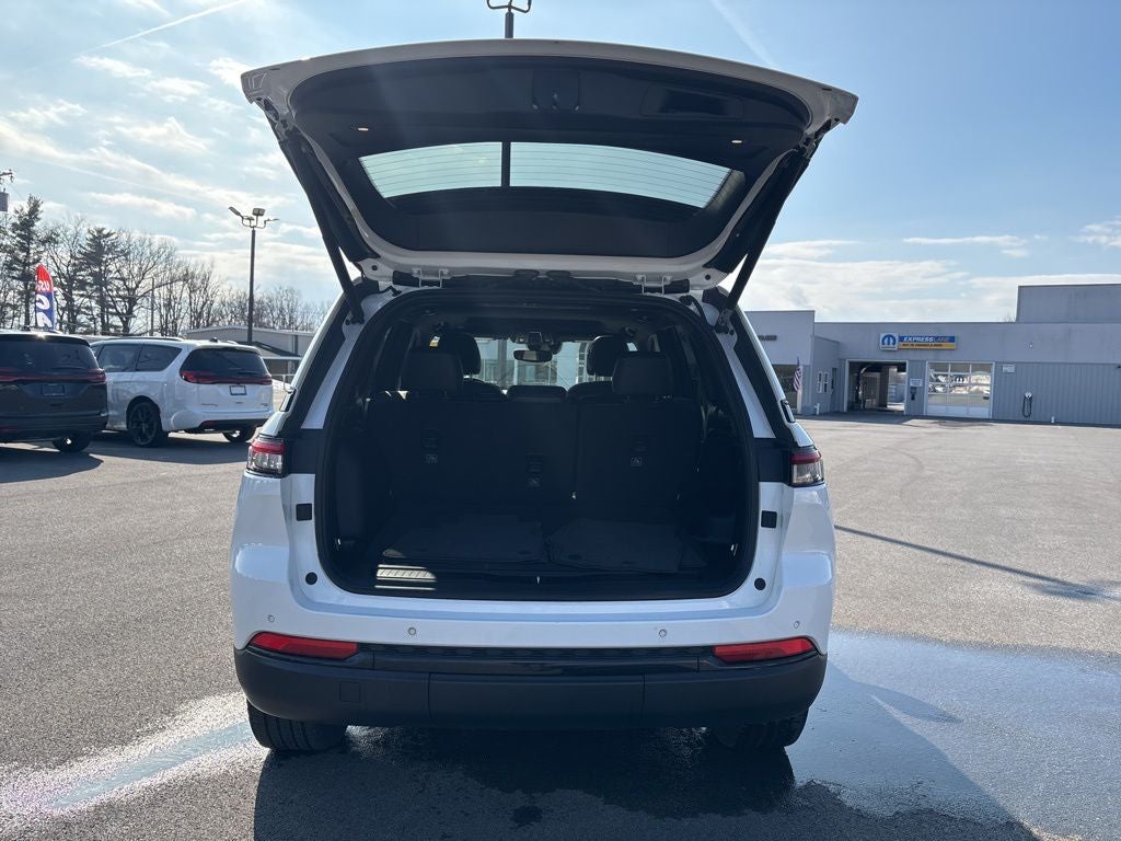 2023 Jeep Grand Cherokee Altitude 4x4