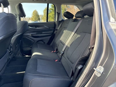 2023 Jeep Grand Cherokee Laredo 4x4