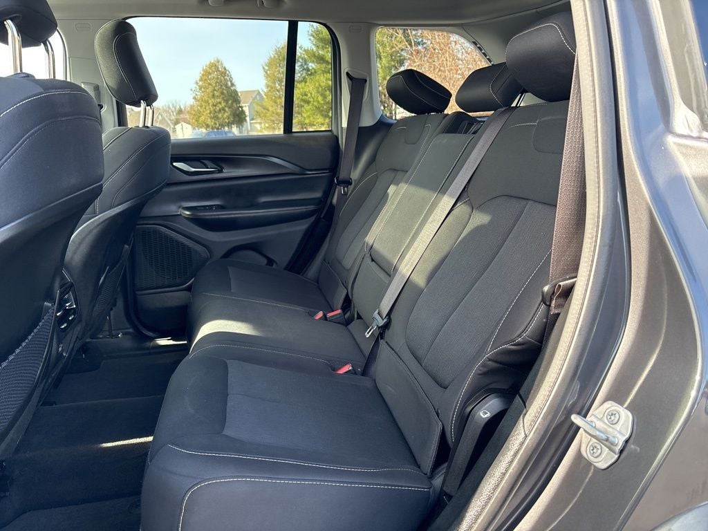 2023 Jeep Grand Cherokee Laredo 4x4