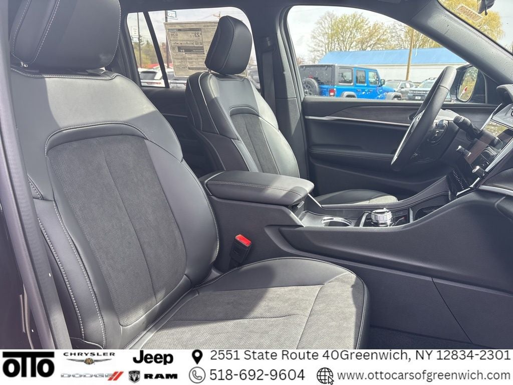 2026 Jeep Grand Cherokee GRAND CHEROKEE LAREDO ALTITUDE 4X4