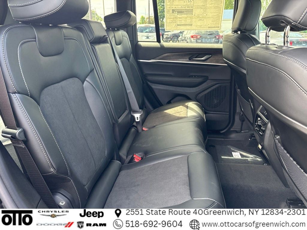 2026 Jeep Grand Cherokee GRAND CHEROKEE LAREDO ALTITUDE 4X4