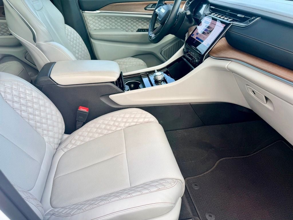 2022 Jeep Grand Cherokee Summit 4x4