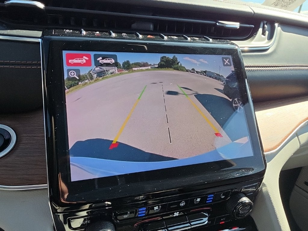2022 Jeep Grand Cherokee Summit PANO ROOF!