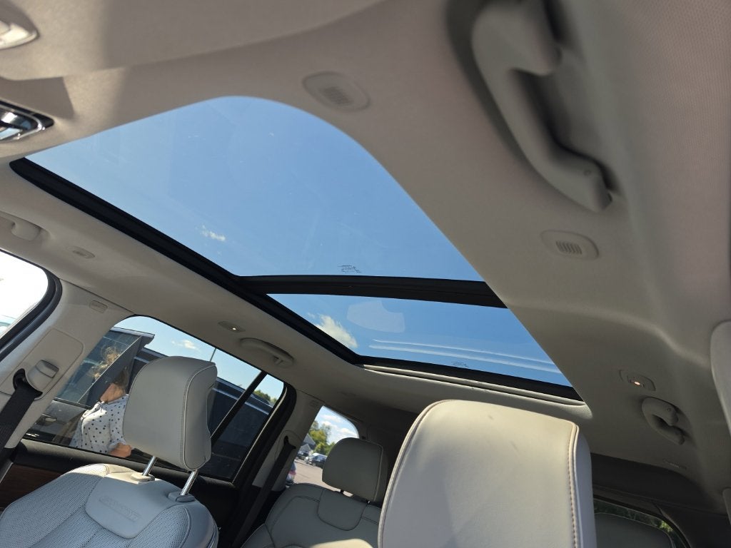 2022 Jeep Grand Cherokee Summit PANO ROOF!