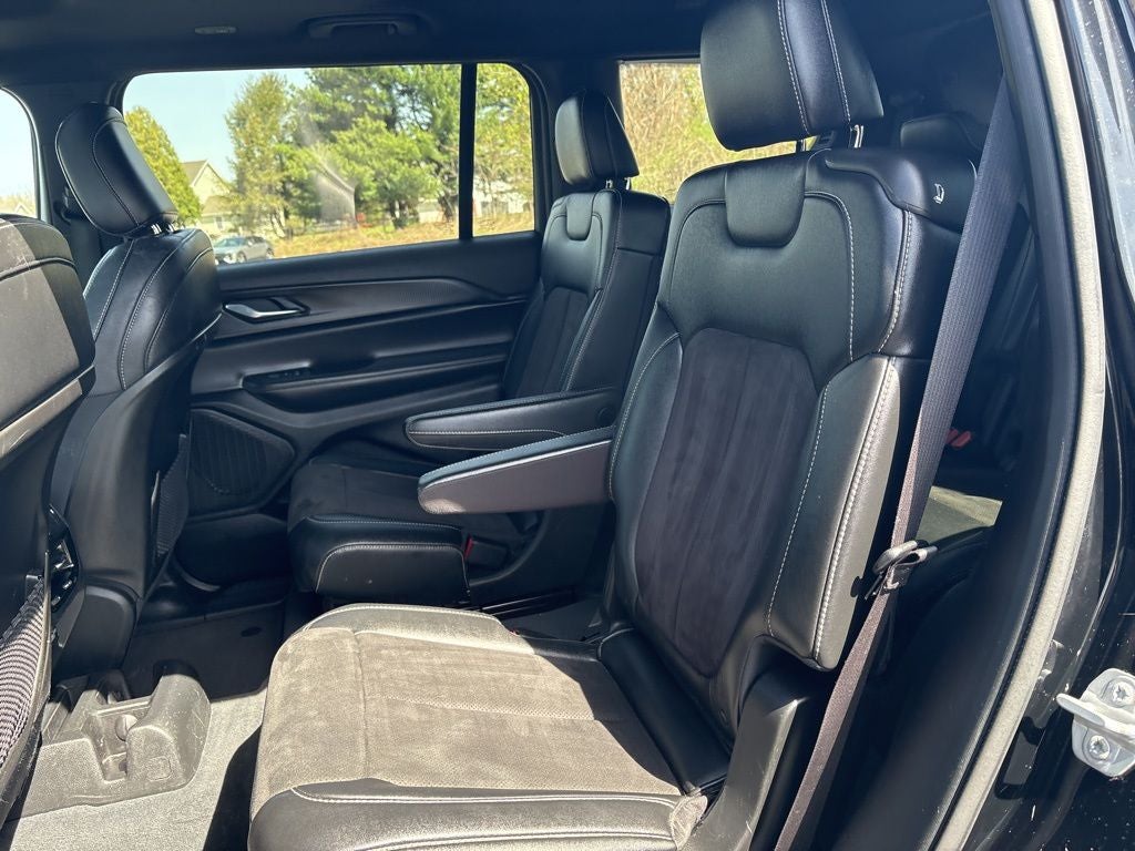 2023 Jeep Grand Cherokee L Altitude 4x4