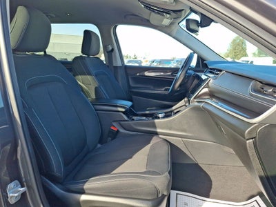 2022 Jeep Grand Cherokee L Laredo 4x4